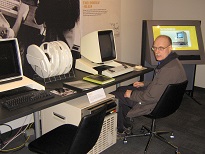 icon to link to picture of Jeff using the Xerox Alto